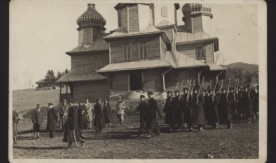 Oddział KPW podczas przemarszu na nabożeństwo majowe, wraz z kompanią Batalionu KOP (Korpus Ochrony Pogranicza) Worochta, Worochta 1935